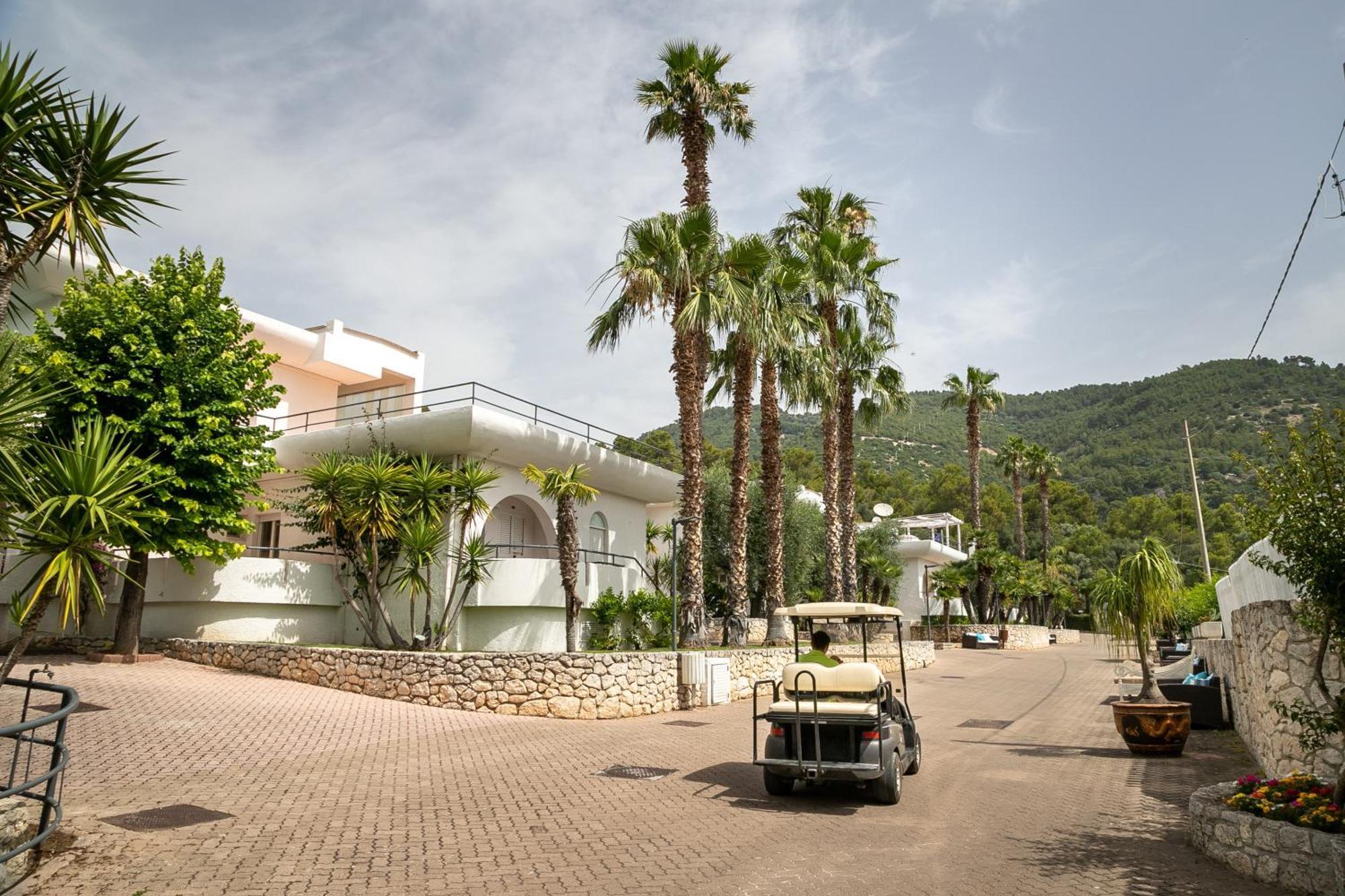 Hotel Ah Premium Baia Dei Faraglioni Mattinata Exterior foto